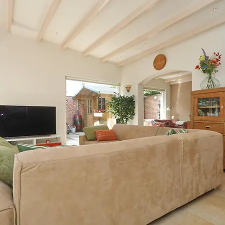 Sunnybeachhouse Aan Het Bos, Tussen Zee En Meer.