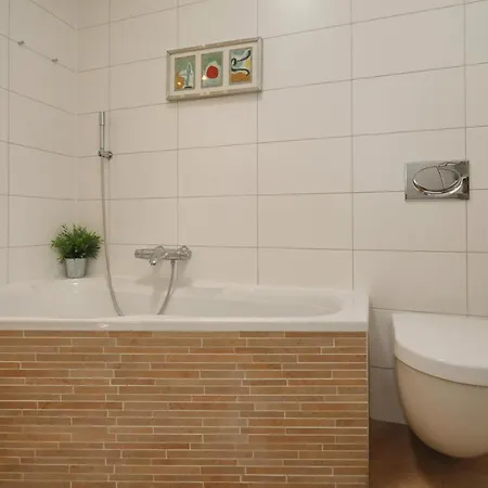 Sunnybeachhouse Aan Het Bos, Tussen Zee En Meer.