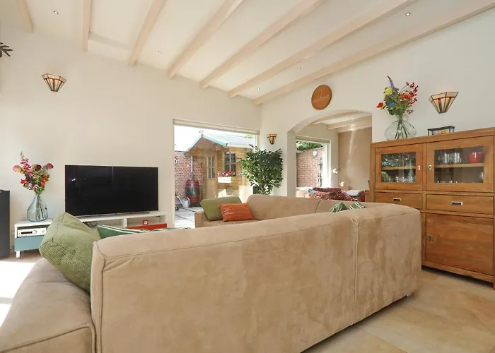 Sunnybeachhouse Aan Het Bos, Tussen Zee En Meer.